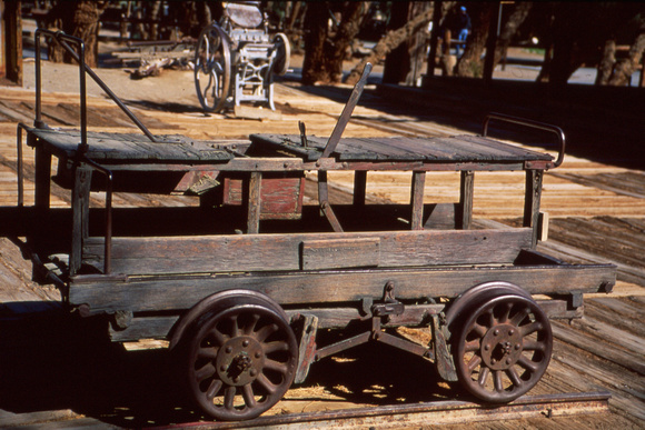 Small 4-wheel cart