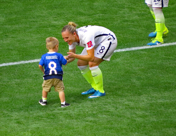 Amy Rodriguez and son, Vancouver, Women''s World Cup 2015