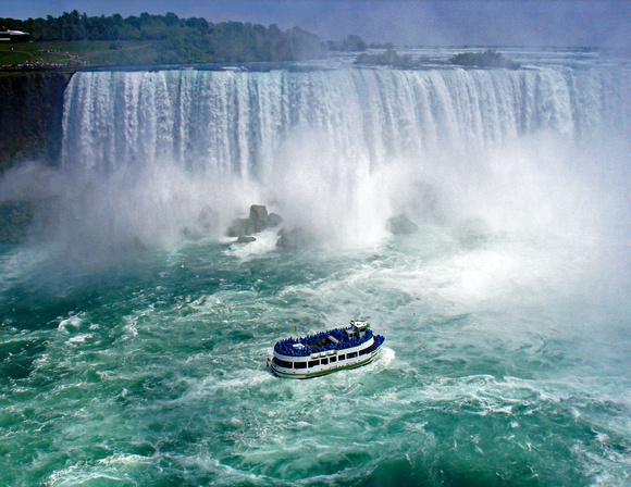Niagara Falls tour boat