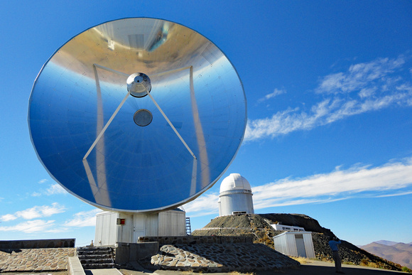 La Silla radio telescope