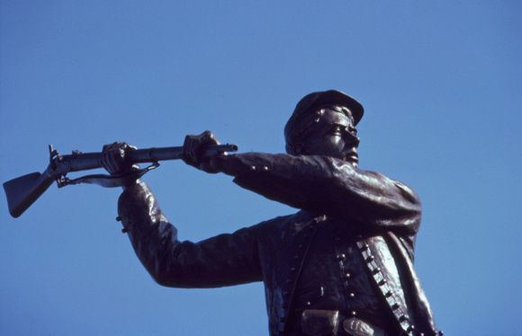 Union soldier statue